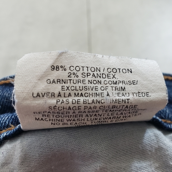 Tommy Hilfiger Uniquely Distressed Denim Shorts - Picture 9 of 10